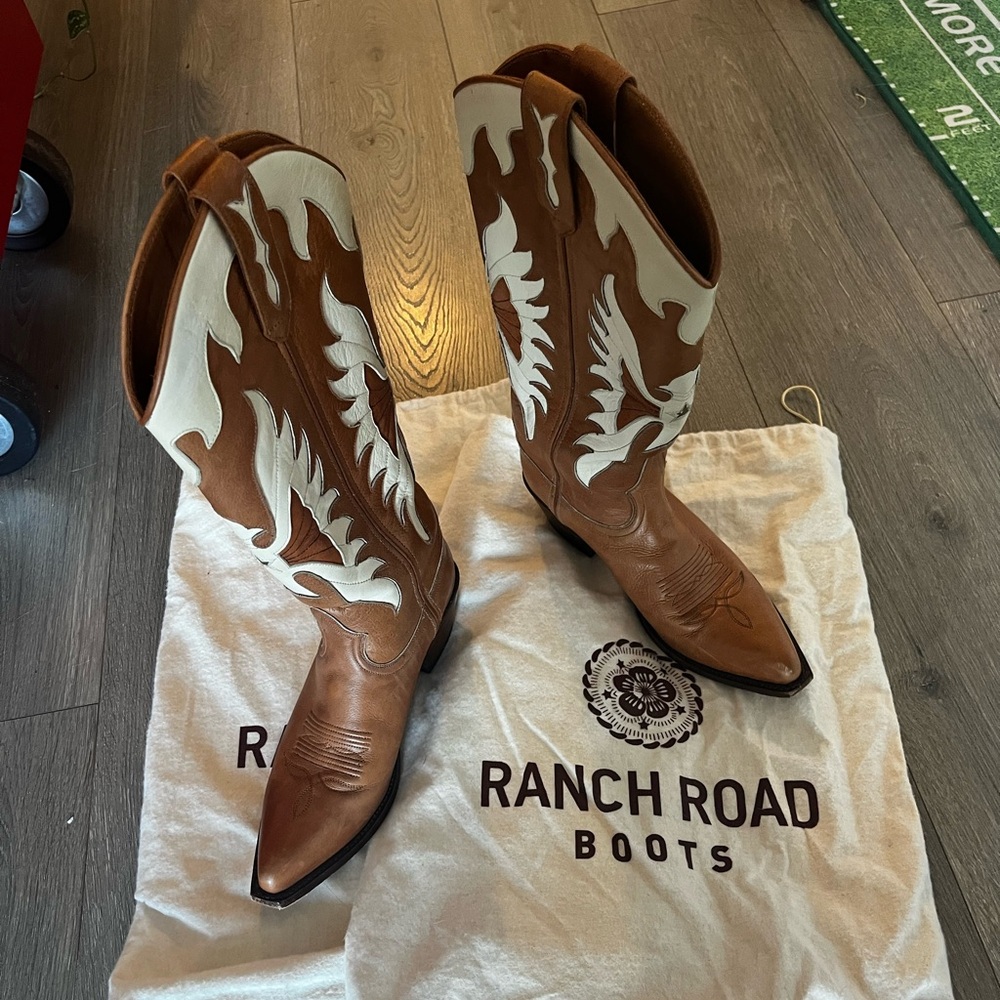 Ranch Road Scarlett Firebird Cowboy Boots 
Size 7 1/2 B